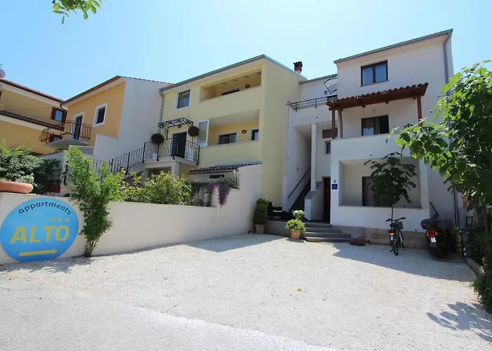 Apartment Alto *