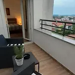 Alto Apartment *